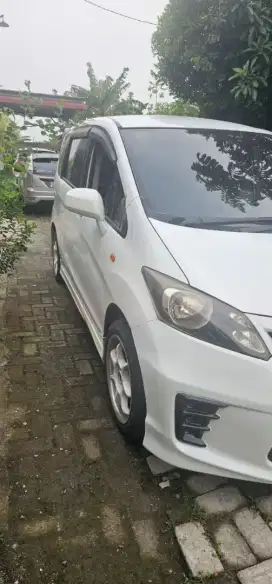 Honda freed putih tahun 2009 , body mulus, Ac dingin, kaki kaki aman,