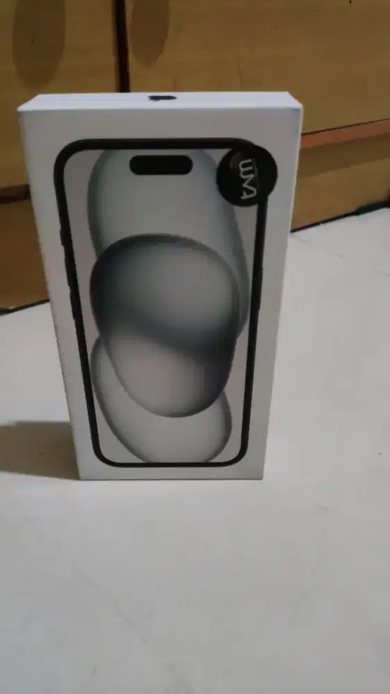 iPhone 15 128GB Warna Hitam garansi TAM