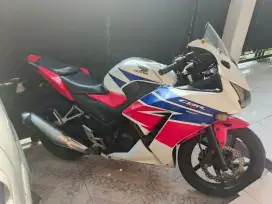 LOW KM !! HONDA CBR 150R 2015 FULL ORISINIL TREE COLOR EDITIONS