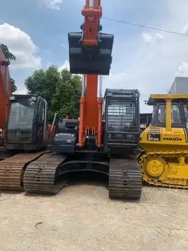 Excavator hitachi zx210F tahun 2023