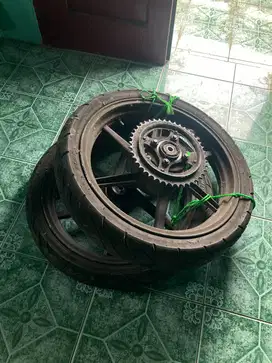 1 Set Velg, Ban, Gear