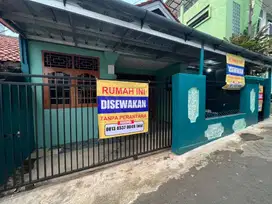 DISEWAKAN RUMAH PONDOK AREN Jalan muat mobil
