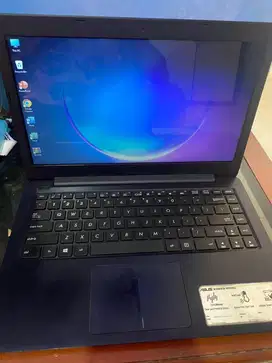 Laptop Asus E402YA AMD E2