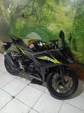 Honda CBR 150 R th 2017 original istimewa gress