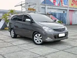 Kijang Innova G 2.5 AT 2010