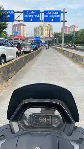 supir kendaraan dari kantor