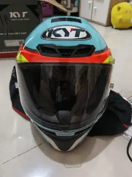Jual helm kyt kondsi mulus tidak ada cacat