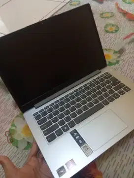 Lenovo Ideapad slim 1