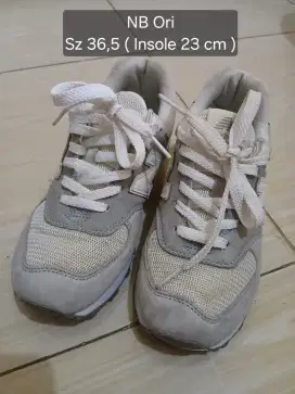 NB Ori sz 36,5 ( insole 23 cm )