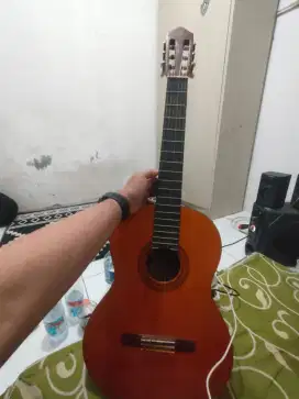 DIJUAL CEPAT GITAR YAMAHA C40