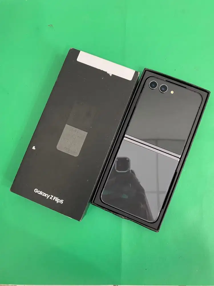Samsung zflip 5 8/256gb graphite