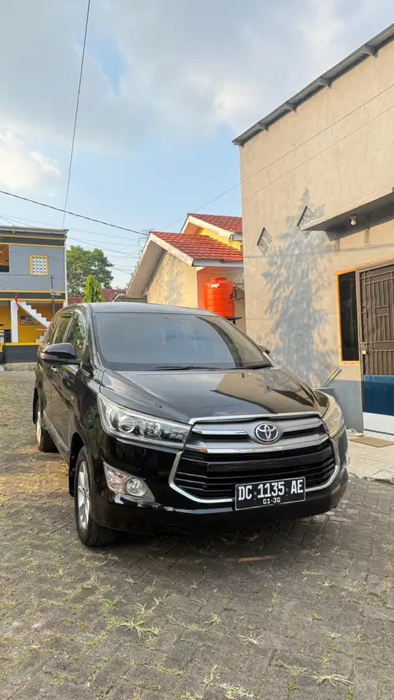 Toyota Innova Reborn 2.0 V