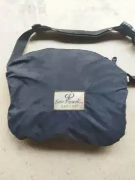 Jas hujan atau mantel