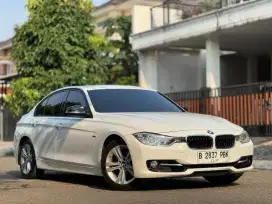 BMW 320i Sport F30 AT 2014 TERMURAH LOW KM