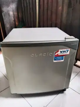 KULKAS MINI TOSHIBA XD7 BIG FREEZER