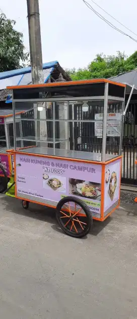 Grobak jualan etalase
