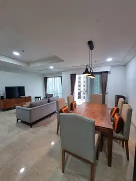 Sewa Apartemen Pakubuwono Residence Jakarta Selatan, 2 Bedrooms + Study Room Size 203sqm