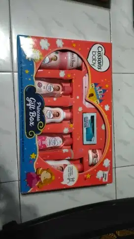 Cusson GiftBox Perlengkapan Bayi Baru Lahir