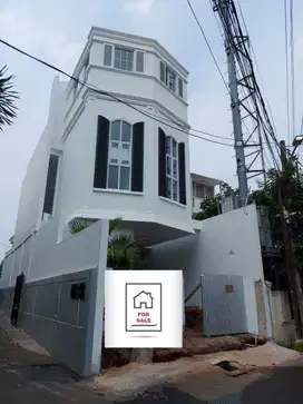 Rumah baru siap huni di kemang timur jakarta selatan jakarta