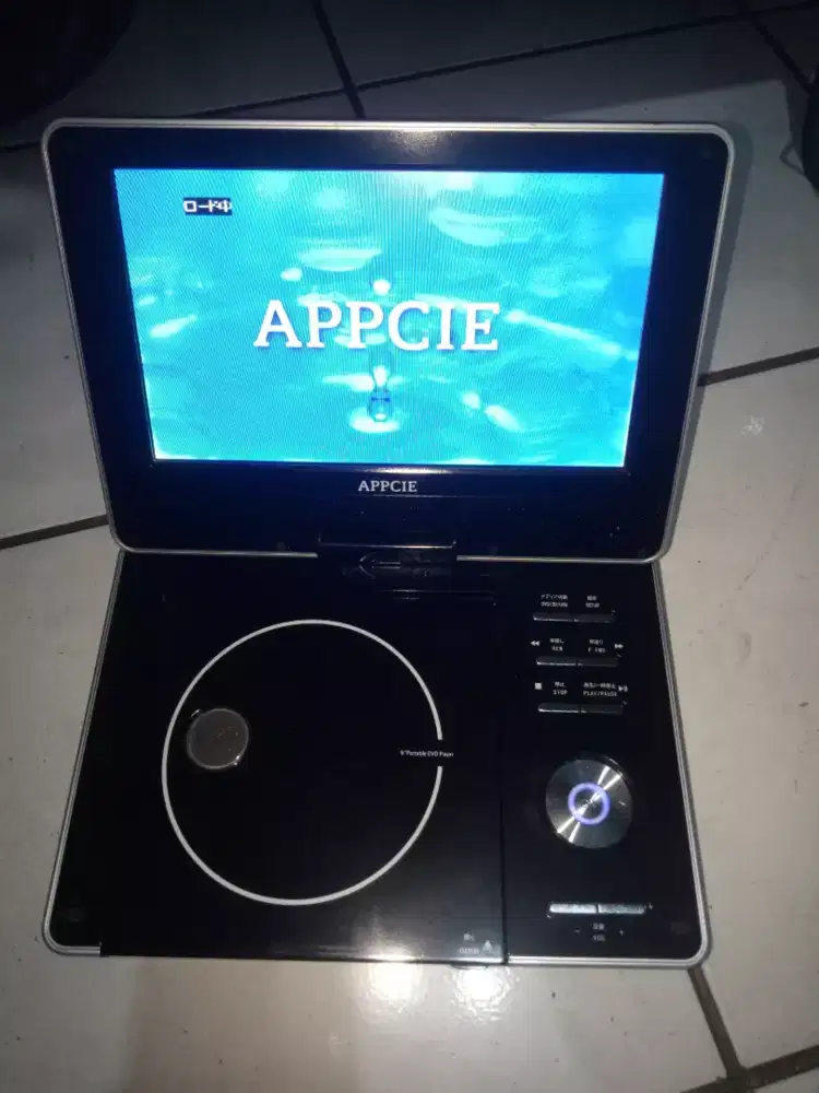 DVD fotable, Bisa untuk TV,USB dan sangat mudah di bawa kemana- mana