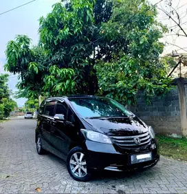 Honda Freed E PSD 1.5 AT 2011 Hitam Matic 2012 NO PR