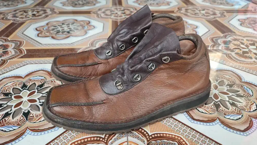 Sepatu second kulit size 44