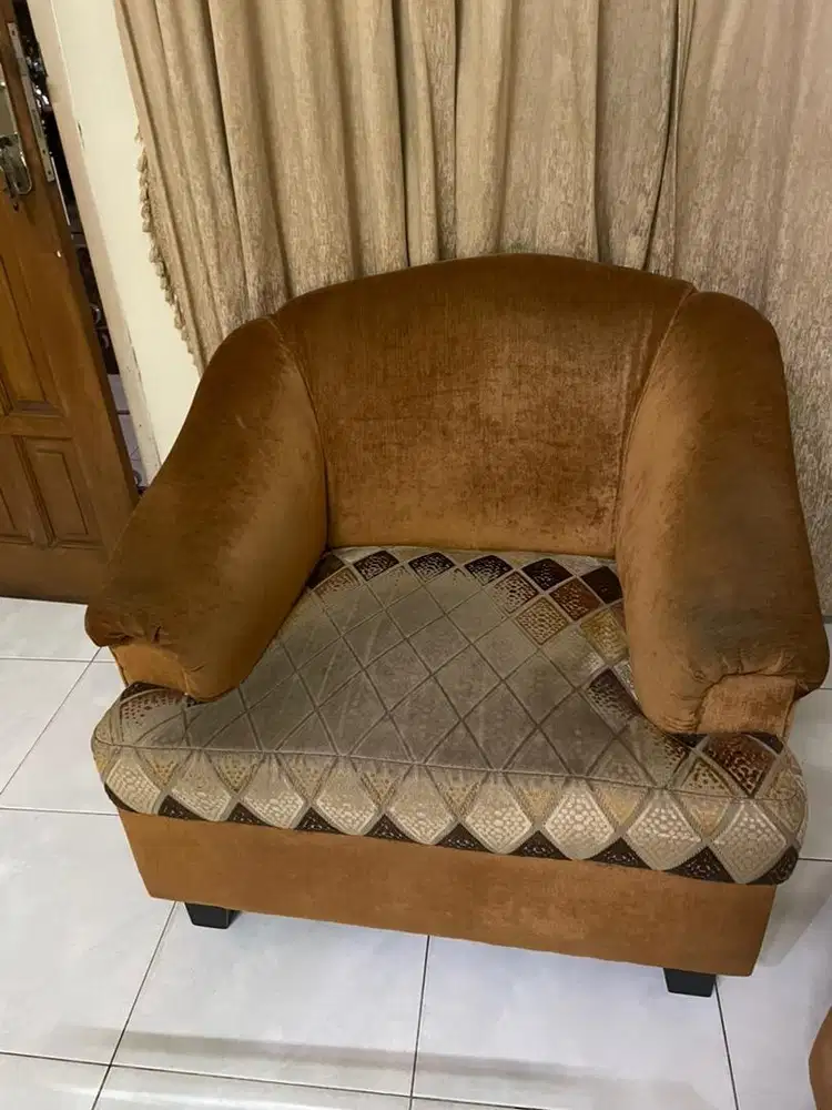 JUAL SOFA BEKAS 3+1