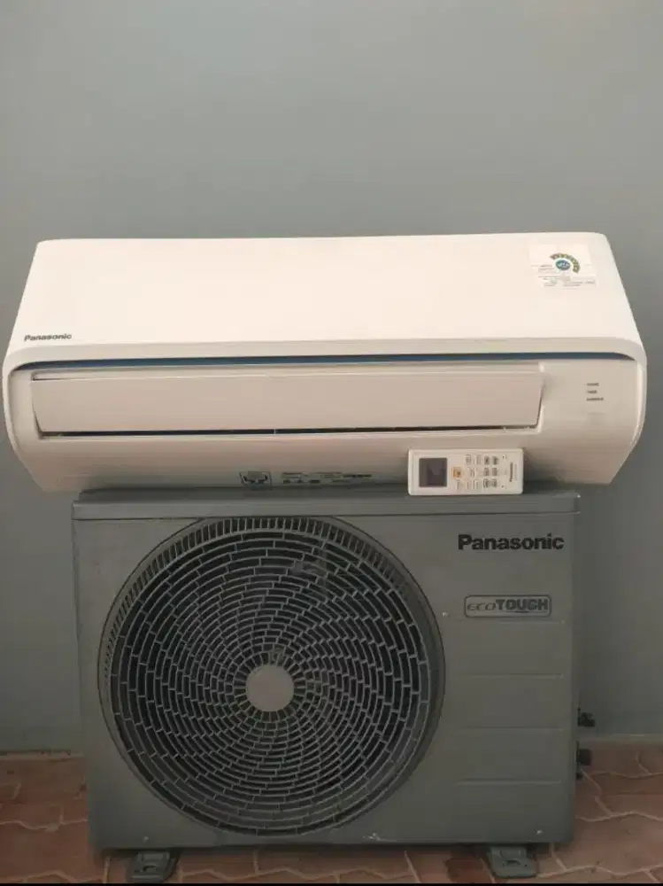 AC panasonic 1/2 PK R32 like new