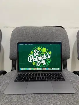 MacBook Air 2019 i5/8/128GB