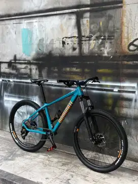 MTB dominate A One Comp 27.5 size M (like new)