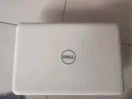 LCD 10 & BATEREY NOTEBOOK MERK DELL