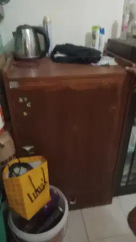 Lemari jati tua masih oke