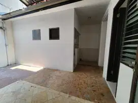 Rumah sewa 2 lantai wisata bukit mas wiyung  murah