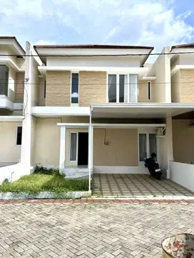 Rumah Lingkungan Perumahan dekat Jalan Gito Gati