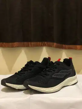Sepatu Running Mills Volvo Run (Open Negotiable)