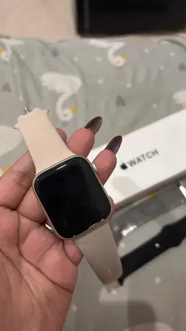 iwatch SE gen 2 Starlight 44mm