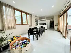 Rumah Luas Ada Swimming Pool Di Bintaro CWIW17001