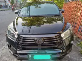 Inova Venturer Diesel 2.4 AT Hitam thn 2022 Last Edition