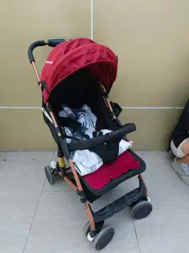 Stroller bayi Babydoes lipat mudah