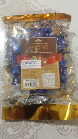 Royal de Dolton ELIPSE, Milk Chocolate with Almond