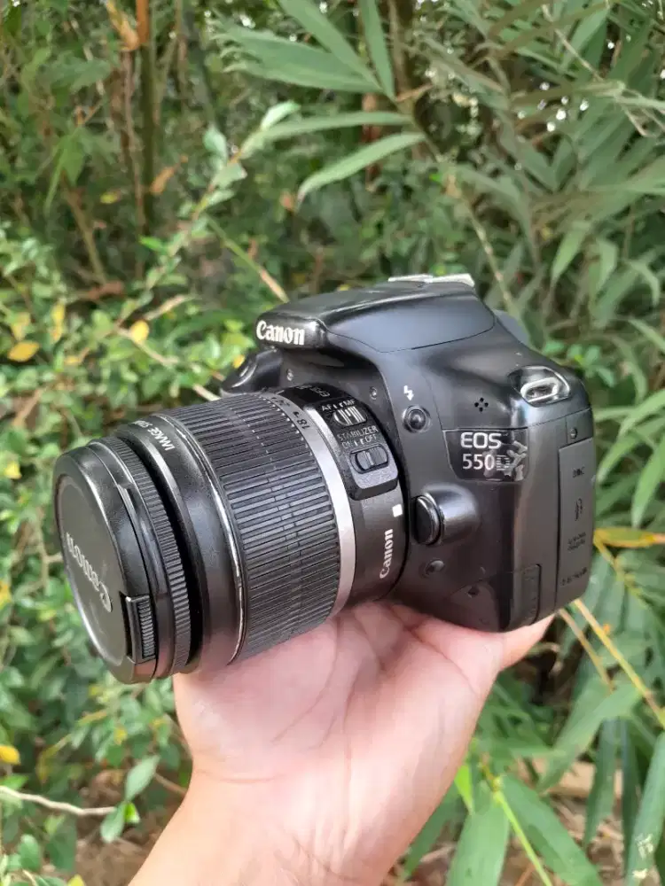 Kamera canon 550d lensa kit