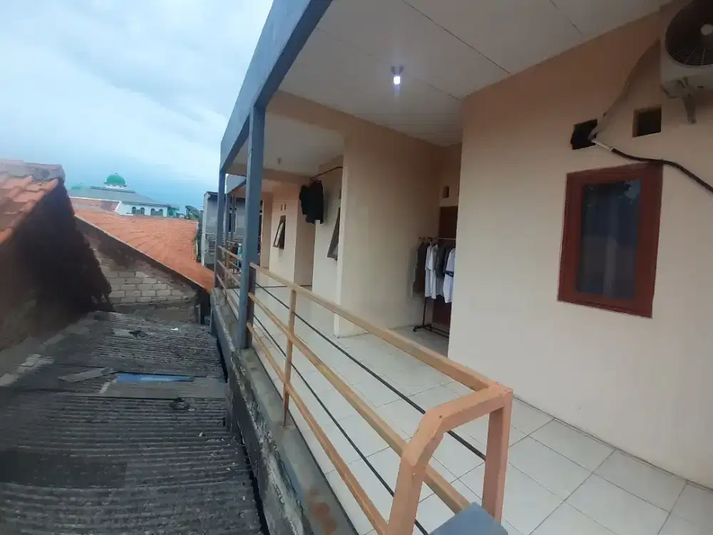 KONTRAKAN BULANAN LANTAI ATAS