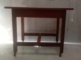 Meja Etalase, Meja roda, Meja Usaha