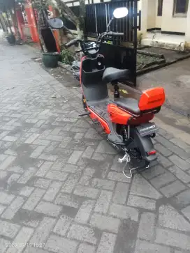 Sepeda Listrik belum 1 bulan