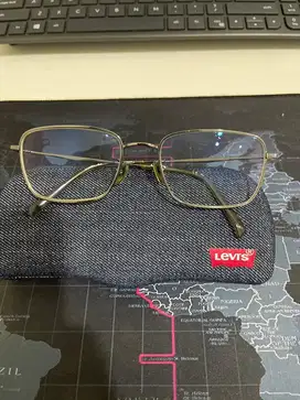 Kacamata / kaca mata minus -125 levis