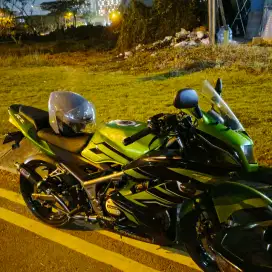 Kawasaki ninja rr kondisi mulus jarang pake
