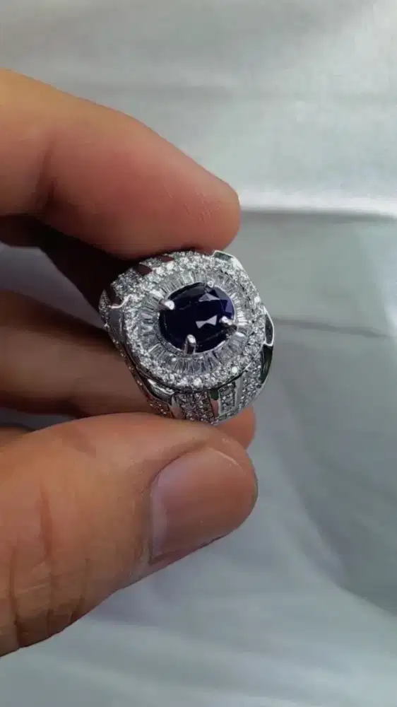 Blue sapphire 1.98ct srilangka / cylon