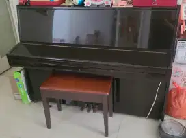 Piano Bekas Kondisi Mulus Siap Pakai Black