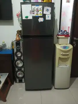 Jual kulkas pintu 2 merk sharp
