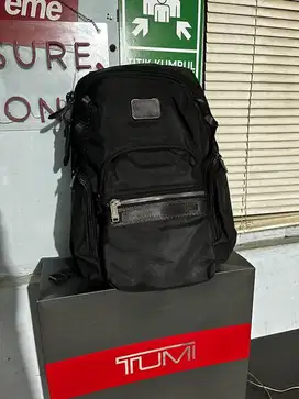 Tumi Backpack Navigation